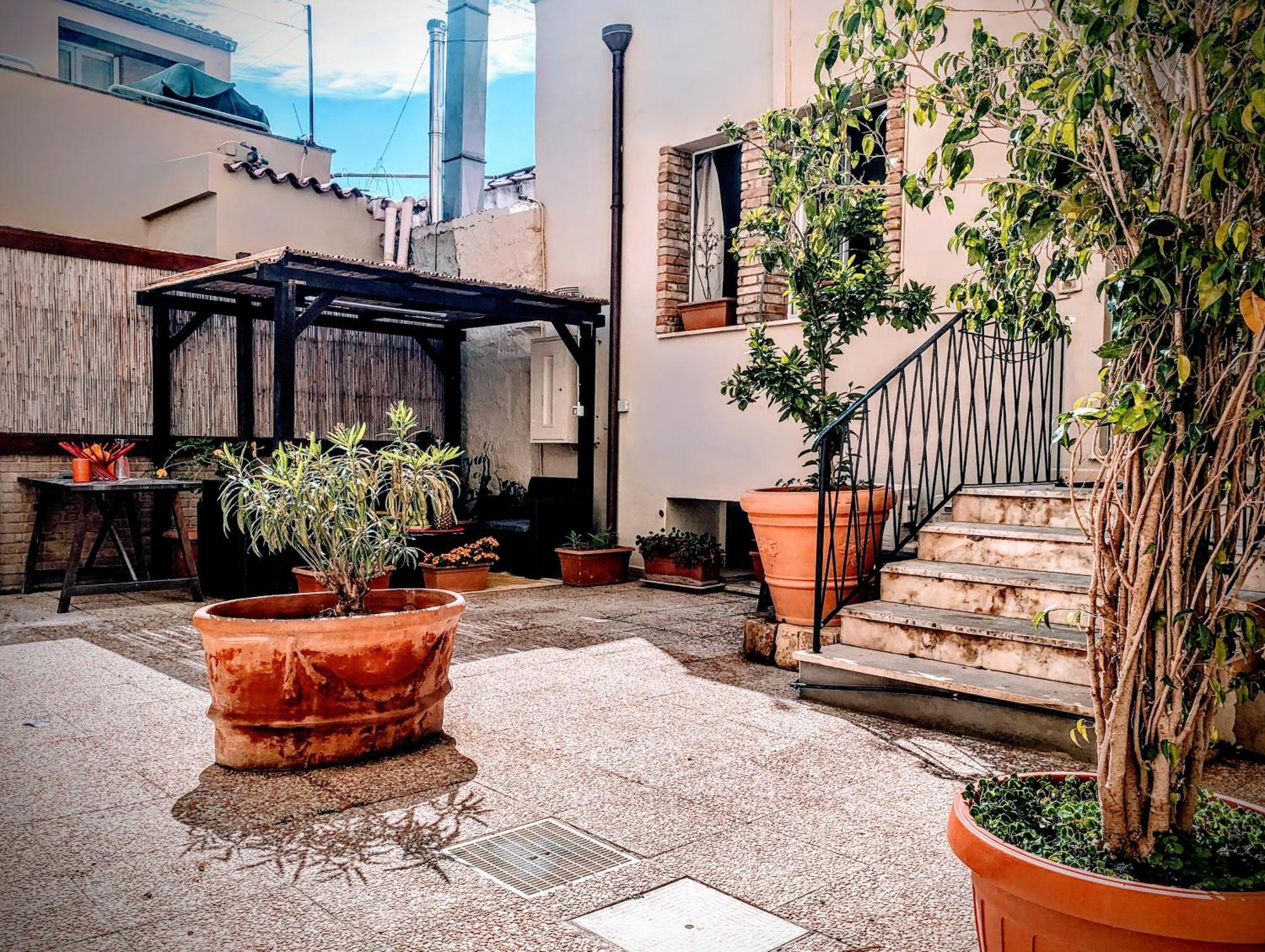 Oasi Urbana Con Terrazza E Vista Apartment Каляри Екстериор снимка