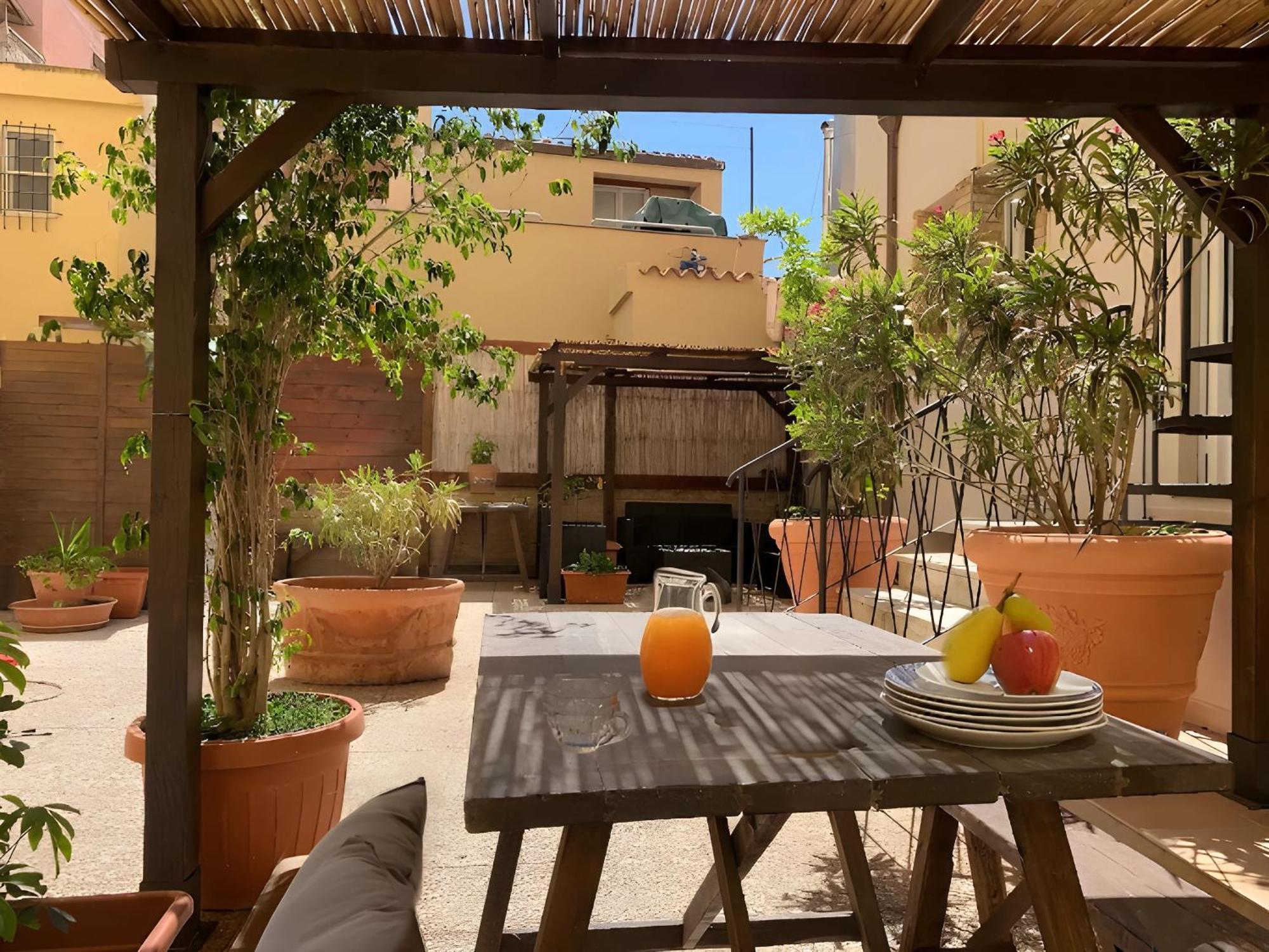 Oasi Urbana Con Terrazza E Vista Apartment Каляри Екстериор снимка